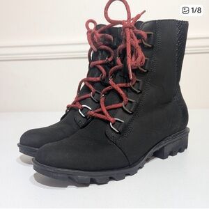 Sorel Phoenix Black Waterproof Leather Short Lace Leather Boots. FITS LIKE 7-7.5